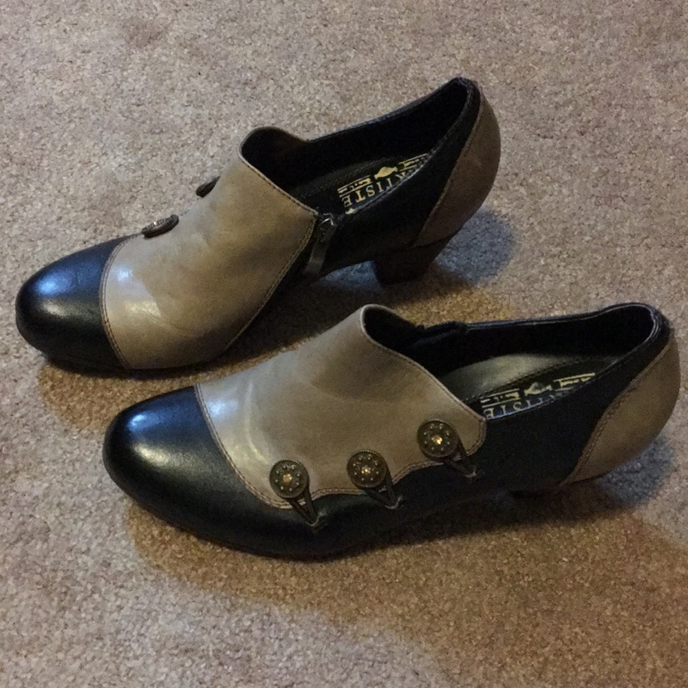 Saddle shoe heels